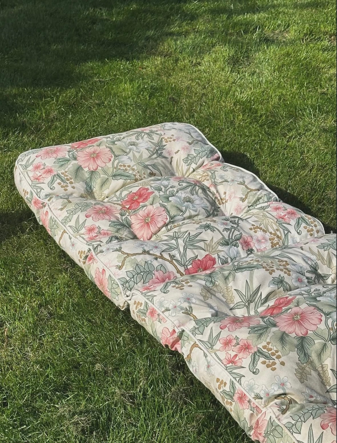 Matelas vintage à fleurs