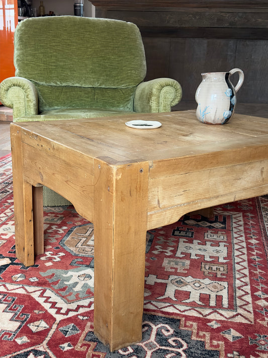 Table basse rustique en bois massif