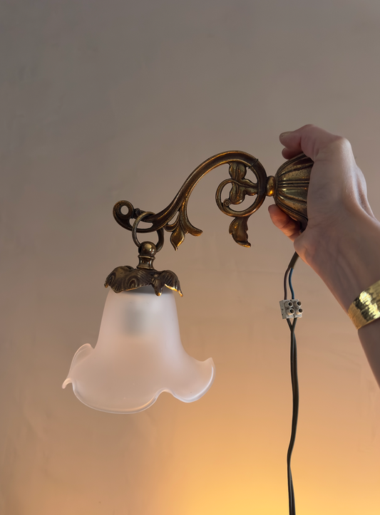 Applique murale vintage opaline & laiton