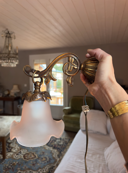 Applique murale vintage opaline & laiton