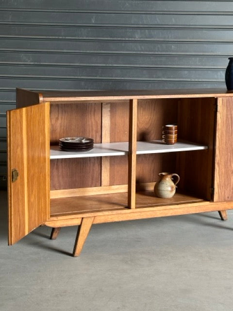 Buffet vintage Victor, surnommé Vik (RÉSERVÉ)