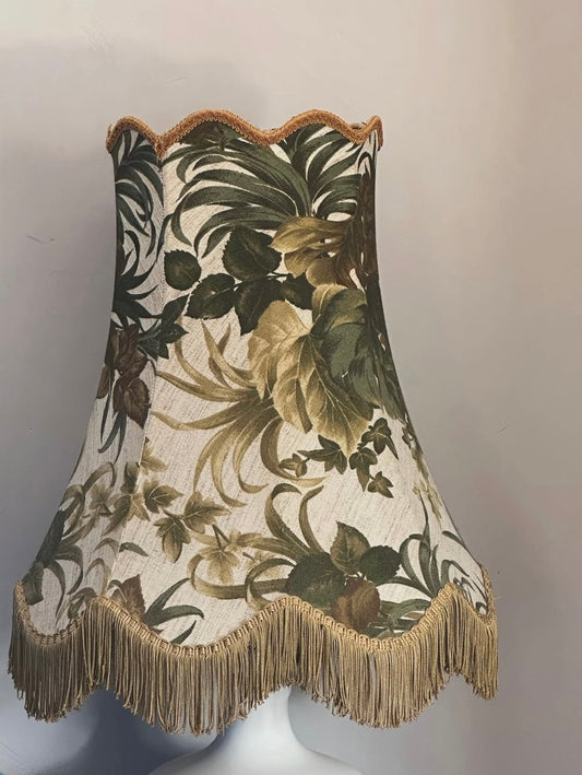 Grand abat-jour vintage au charme théâtral
