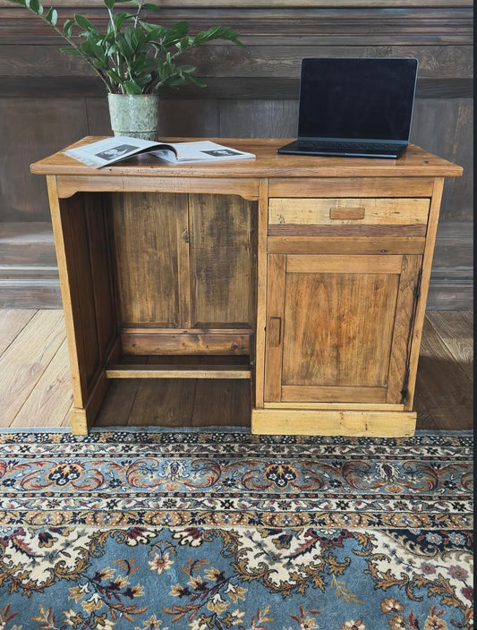 Petit bureau au look ancien comptoir