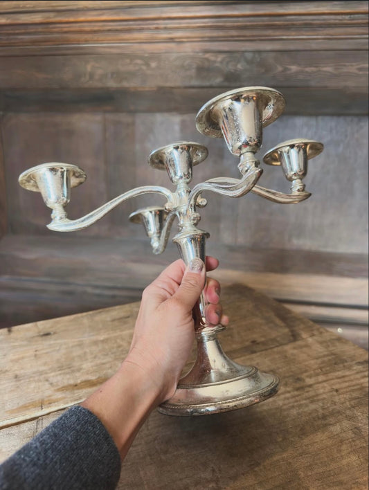 Chandelier à 5 feux en métal argenté– pièce de caractère