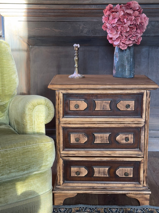 Petit meuble 3 tiroirs, entièrement relooké