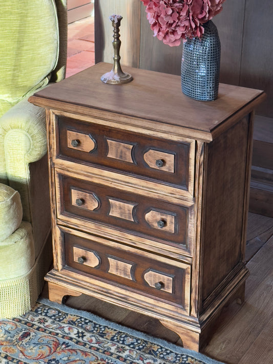 Petit meuble 3 tiroirs, entièrement relooké