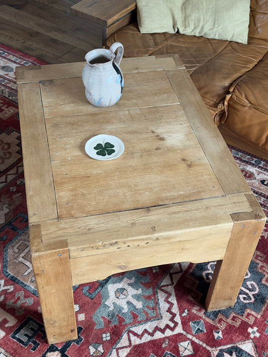 Table basse rustique en bois massif